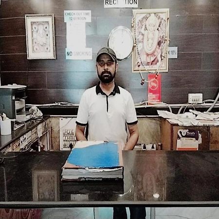 Hotel International Neelam Near New Delhi Railway Station Ню Делхи Екстериор снимка
