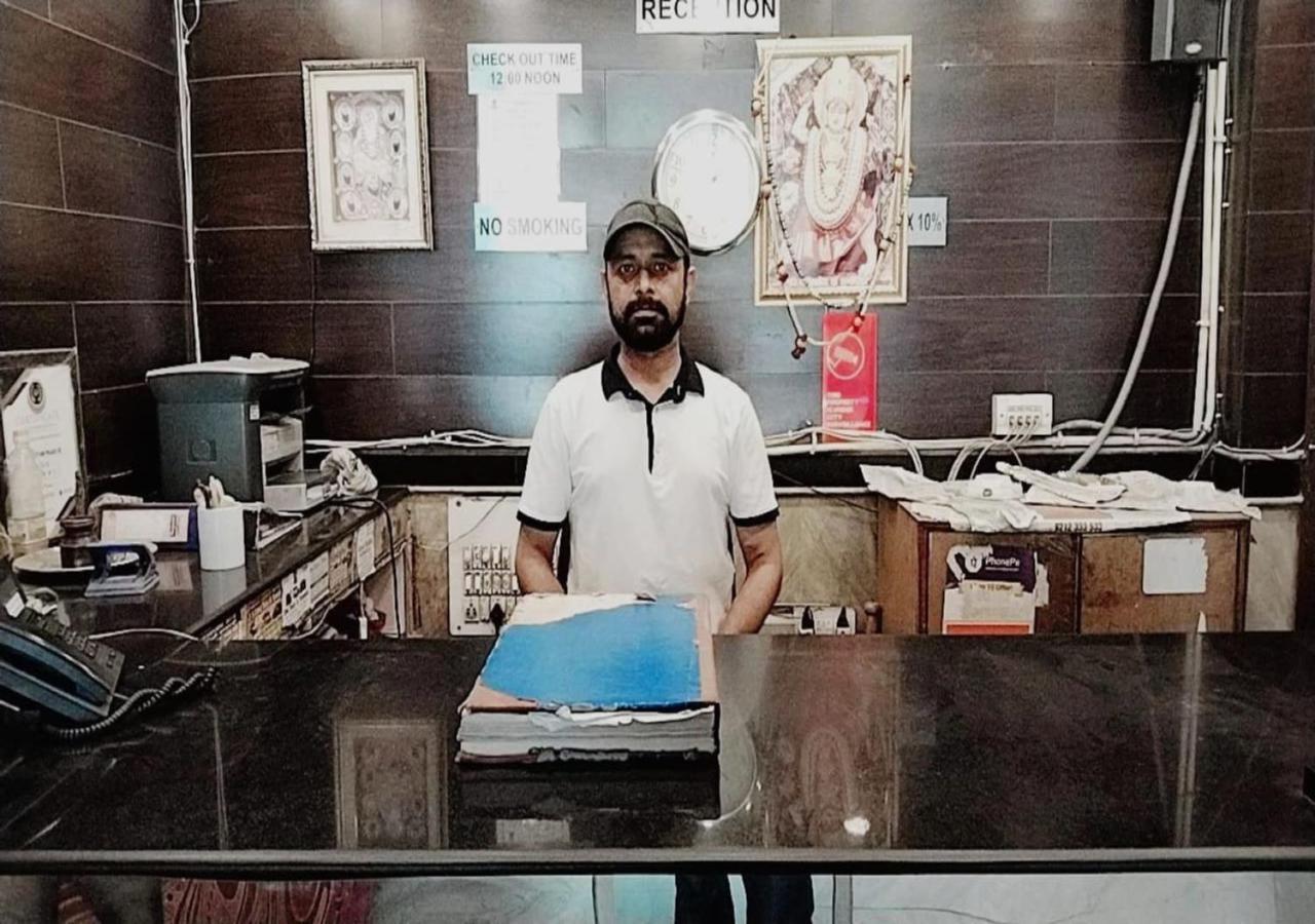 Hotel International Neelam Near New Delhi Railway Station Ню Делхи Екстериор снимка