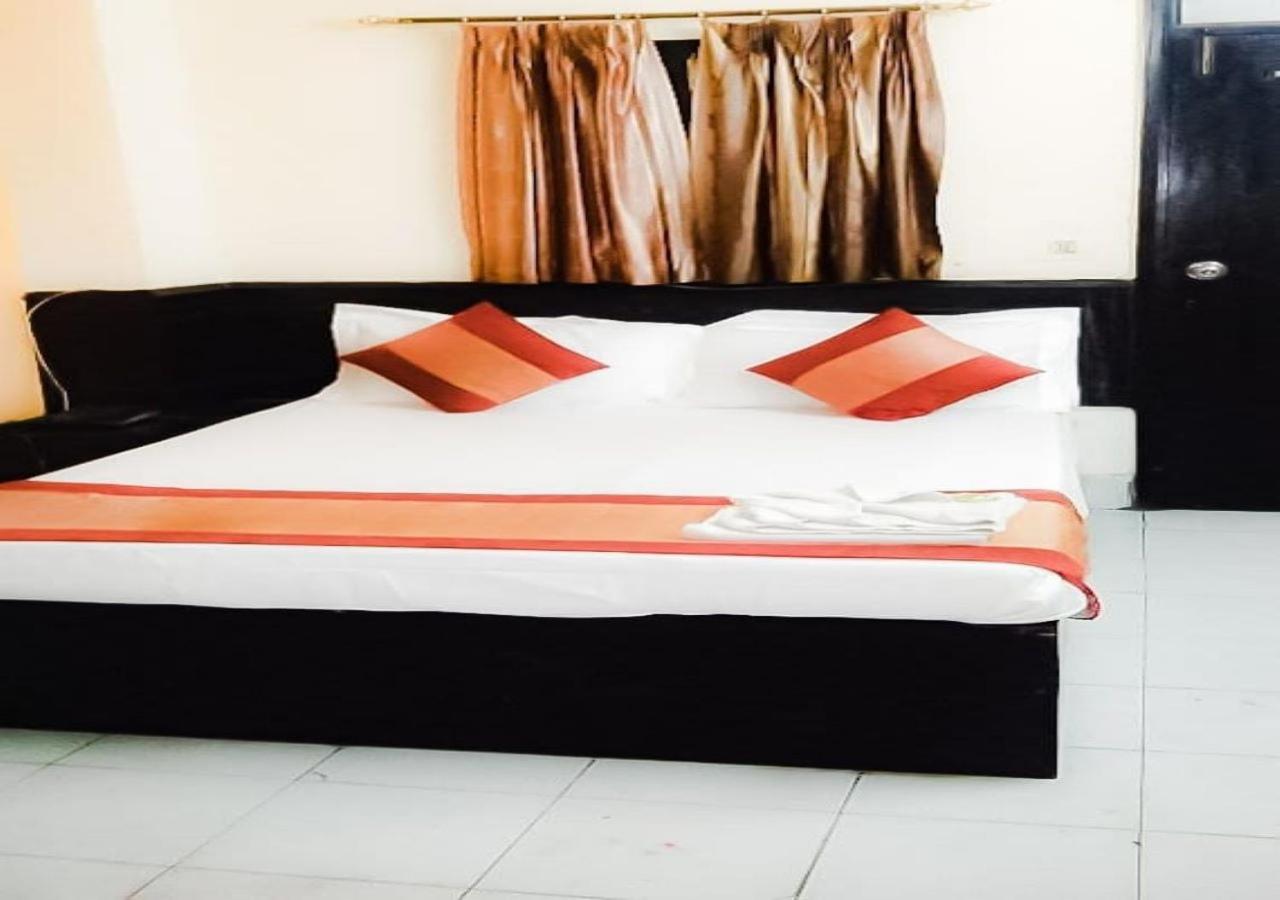 Hotel International Neelam Near New Delhi Railway Station Ню Делхи Екстериор снимка