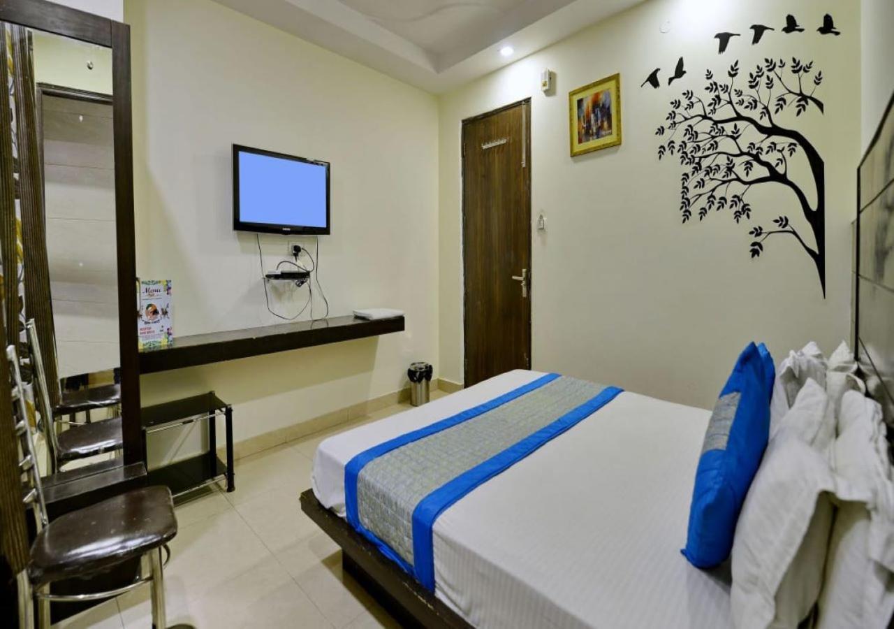 Hotel International Neelam Near New Delhi Railway Station Ню Делхи Екстериор снимка