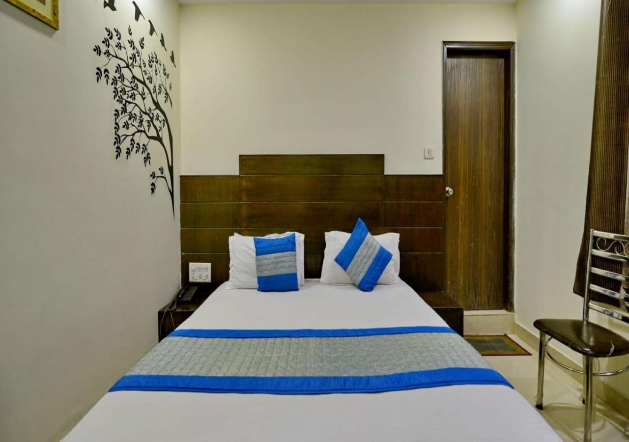 Hotel International Neelam Near New Delhi Railway Station Ню Делхи Екстериор снимка