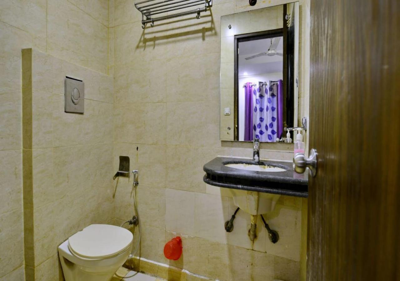 Hotel International Neelam Near New Delhi Railway Station Ню Делхи Екстериор снимка