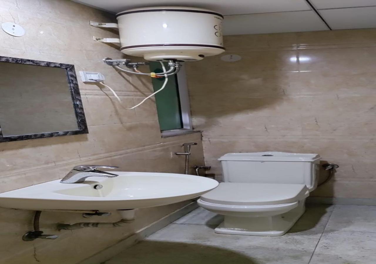 Hotel International Neelam Near New Delhi Railway Station Ню Делхи Екстериор снимка