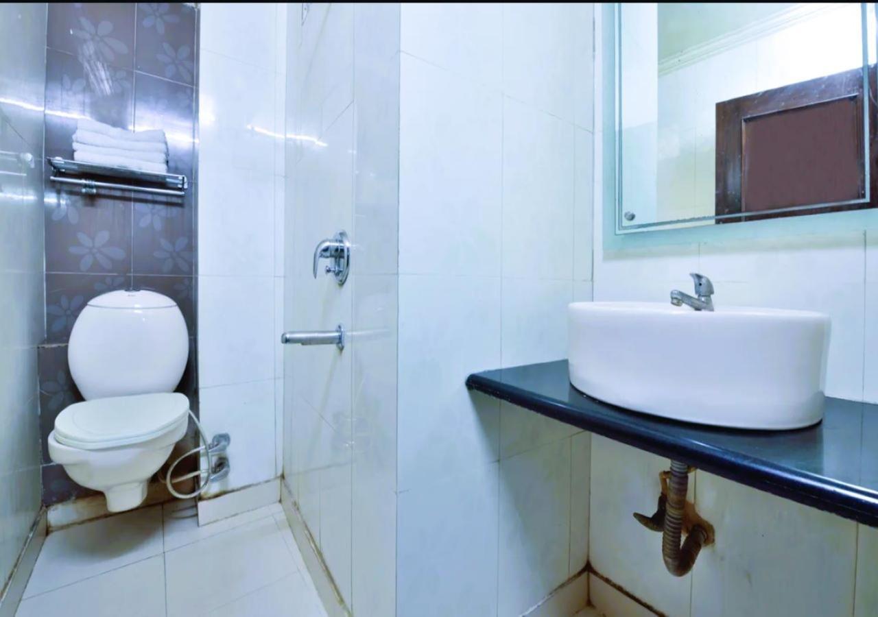 Hotel International Neelam Near New Delhi Railway Station Ню Делхи Екстериор снимка