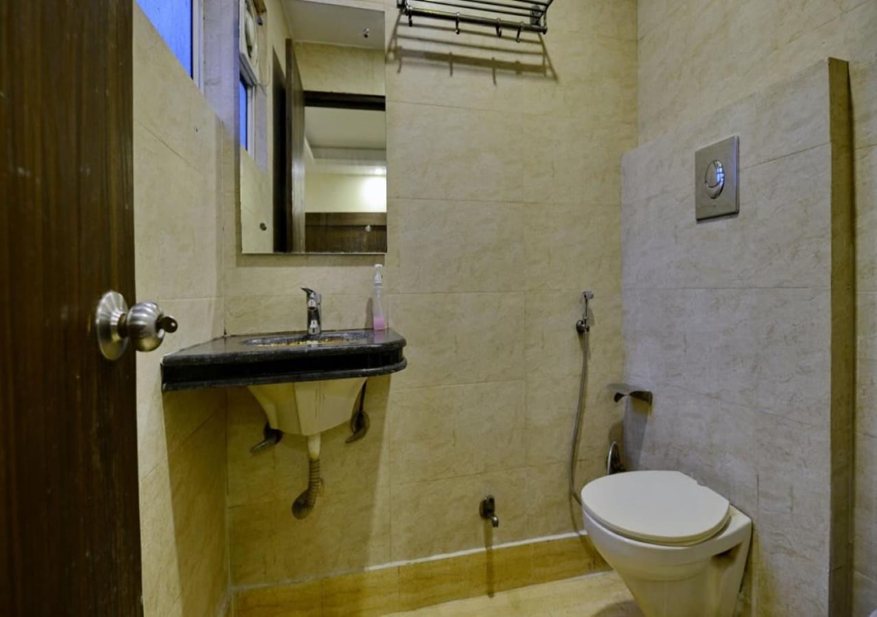 Hotel International Neelam Near New Delhi Railway Station Ню Делхи Екстериор снимка
